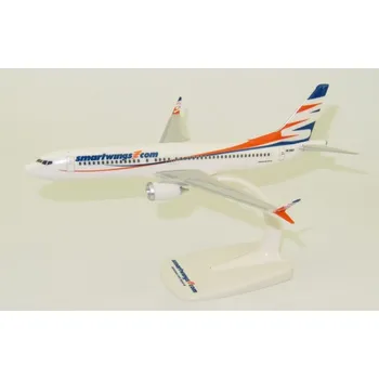 Plastikový model 1:200 Boeing 737 MAX 8, SmartWings, 2000s Colors