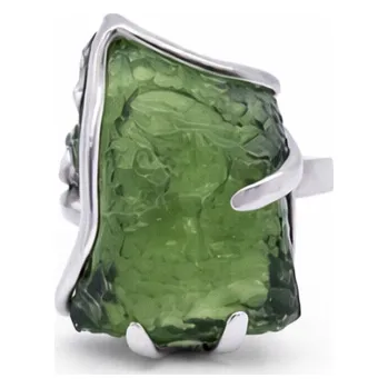 Prsten Stříbrný prsten s vltavínem 1,8 cm x 1,2 cm