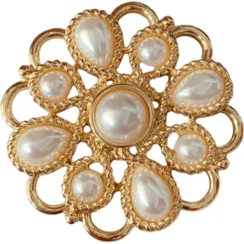 Brož Luxusní ozdobný zlatý brož ve tvaru prstenu s perličkami Elegantní dekorativní doplněk Šperkový odznak pro slavnostní outfit 2