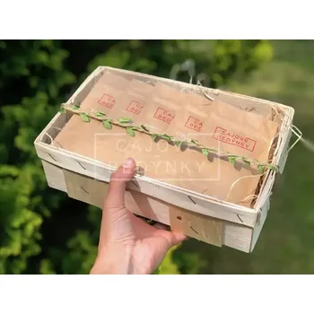 Dárkový potravinový koš Namíchej si vlastní čaj dárkový balíček