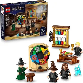 Stavebnice LEGO LEGO Harry Potter 76460 Bradavický hrad Ceremoniál s Moudrým kloboukem