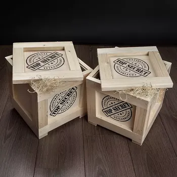 Dárkový potravinový koš Bedna TOP SECRET, Bedna s páčidlem, Bedna pro muže, Dárky pro muže s páčidlem Standardní víko