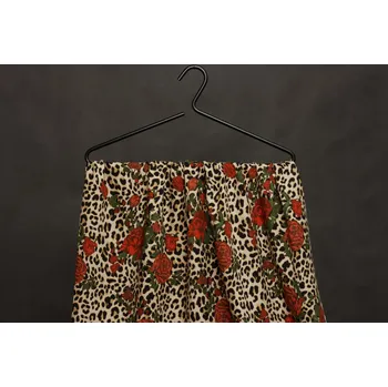 Šatový | halenkový žoržet viskózový - Zvířecí vzor s růžemi