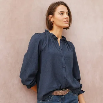 Dámská halenka Jednobarevná halenka s volánky nám.modrá 36