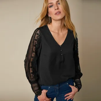 Dámská halenka Krepová halenka s macramé rukávy a výstřihem do V černá 54