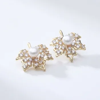 Souprava šperků B-TOP Jemné květinové náušnice z perel