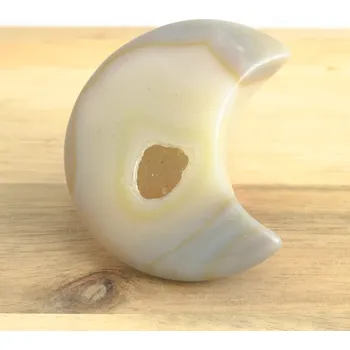 Achát s krystalizací měsíc 5,5 cm - B