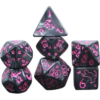 Sada mnohostěnných kostek 7 ks Černé kostky s růžovým motivem koček RPG Dračí doupě stolní a společenské hry