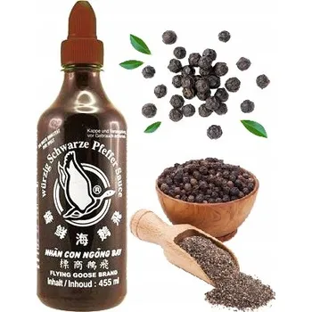 Omáčka OMÁČKA SRIRACHA S ČERNÝM PEPŘEM 455ml Flying Goose