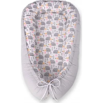 Hnízdečko pro miminko Oboustranné hnízdečko pro miminko, ohrádka zavinovačka Premium BOBONO - šedí ježci Bobo