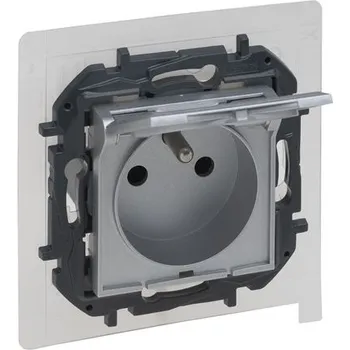 Elektrická zásuvka Legrand 863336 Niloé Step - Zásuvka 2P+PE s clonkami a víčkem (IP44), hliník
