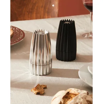 Mlýnek na koření Mlýnek na pepř a sůl Grind Alessi stříbrný