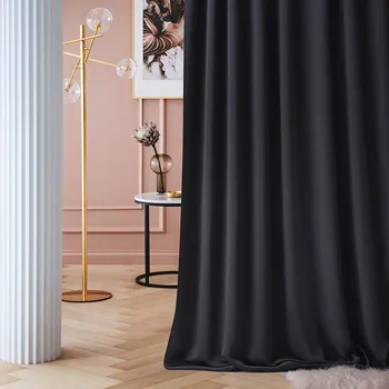 Závěs Kvalitní černý zatemňující závěs na řasící pásku 140 x 280 cm