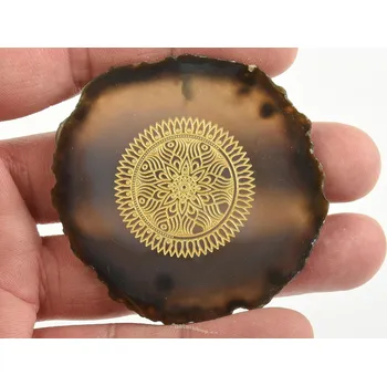 Přírodní kámen Plátek z achátu gravírovaný motiv mandala 27g