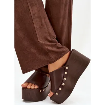 Dámské žabky Dámské nazouváky na platformě s nýty čokoládové Mareline 38