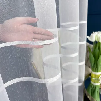 Záclony do obývacího pokoje s jemnými stříbrnými proužky Carlinda Silver (SD7)