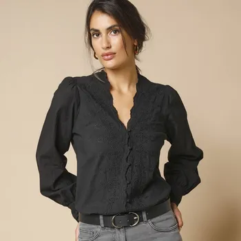 Dámská halenka Halenka s madeirovou výšivkou černá 50