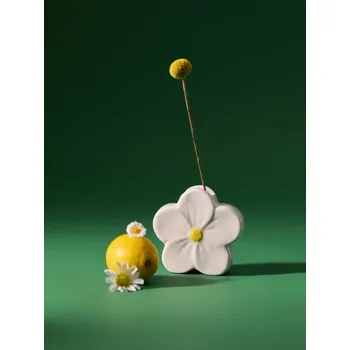 Váza Sinsay - Keramická váza ve tvaru květu - bílá - 465IN-00X - 465IN-00X-ONE