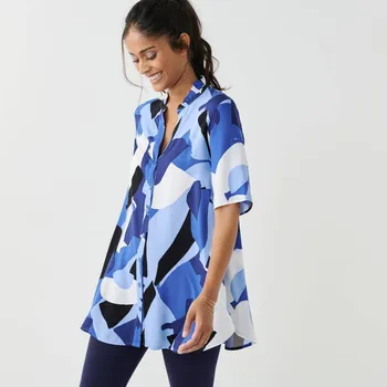 Tunika na knoflíčky s grafickým potiskem modrá 46