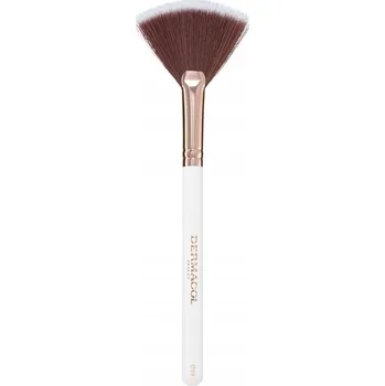 Dermacol Accessories Master Brush by PetraLovelyHair štětec na rozjasňovač D59