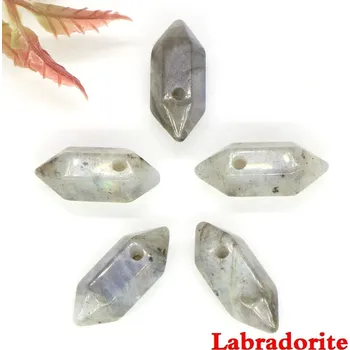 Opracovaný minerální krystal se dvěma hroty | kamenný přívěsek - labradorit , 50 KS