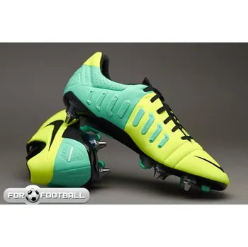 Sport Nike CTR360 MAESTRI III SG-PRO