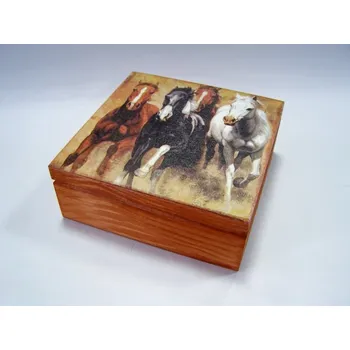 Dárková krabička Dřevěná krabička s víkem 16 x 16 cm - Stádo koní