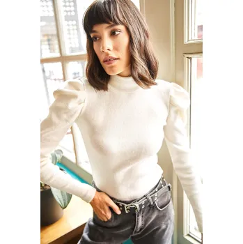 Dámská halenka Olalook Dámská ecru blůza s princeznovskými rukávy z lycry Olalook bílá | krémová 2085930