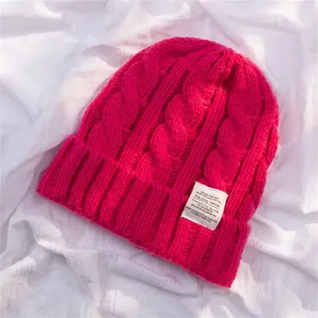 Čepice Teplá vlněná dámská zimní pletená čepice - Tmavě růžová