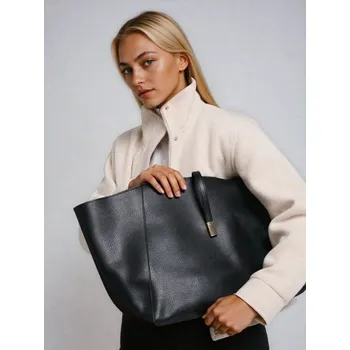 Kabelka Sinsay - Kabelka shopper z&nbsp;imitace kůže - černá - 169GK-99X - 169GK-99X-ONE