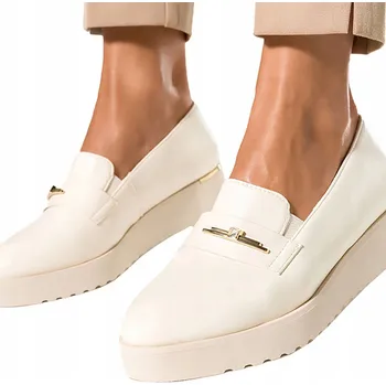 Dámské mokasíny DÁMSKÉ NAZOUVÁKY / MOKASÍNY BÉŽOVÉ S PLATFORMOU A ZLATÝM ZDOBENÍM - VELIKOST 37