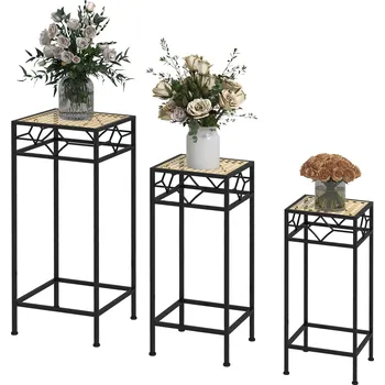 Stojan na květiny Outsunny stojan na rostliny 3-dílný stohovatelný držák na květináč s ratanovým vzhledem pro zahradu balkon kov zlatý | Aosom.de