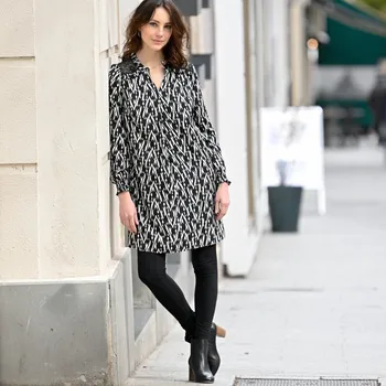 Tunika s potiskem, krajkou na ramenou a dlouhými rukávy černá/režná 50