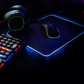 Podložka pod myš Herní podložka pod myš a klávesnici s RGB LED 25 × 35 cm