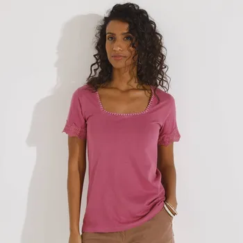 Dámské tričko Tričko se čtvercovým výstřihem a krajkou malinová 46/48