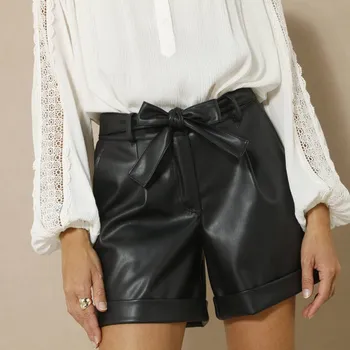 Dámské kraťasy Koženkové šortky s páskem černá 44