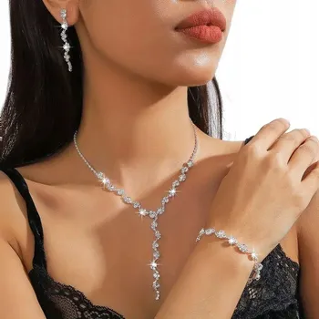 Souprava šperků Klasická stříbrná souprava šperků s цирконами, postříbřená, motiv květiny