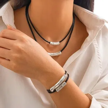 Náhrdelník Sada uměleckých šperků Ticho Stříbra – náhrdelník a náramek