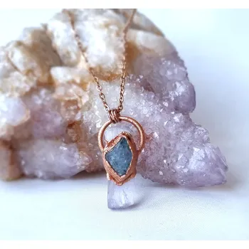 Náhrdelník Kunzit a akvamarín, přírodní krystal - šperk/náhrdelník ŠPERKY S PŘÍRODNÍMI KRYSTALY