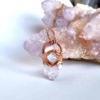 Náhrdelník Kunzit a měsíční kámen - šperk/náhrdelník ŠPERKY S PŘÍRODNÍMI KRYSTALY