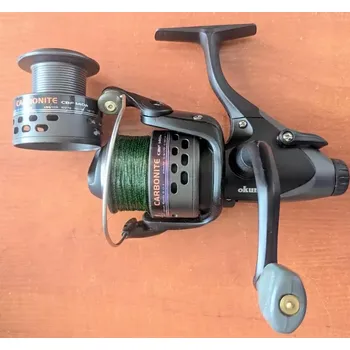 Rybářský naviják Naviják Okuma Carbonite XP Baitfeeder CBF-140a + Náhradní cívka (použité)