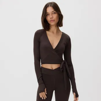 Dámská halenka Reserved - Halenka s překládaným výstřihem a vázáním - tmavě hnědá - 087HT-89X - 087HT-89X-L