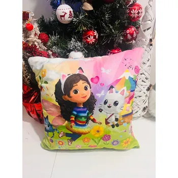 Polštář GABBY'S DOLLHOUSE GABI KOČIČÍ DOMEČEK POLŠTÁŘ POLŠTÁŘEK POLŠTÁŘ 35X35CM