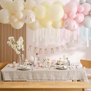 Girlanda z balónků „Bunny“, 50 ks balónků, stužky a zajíčci