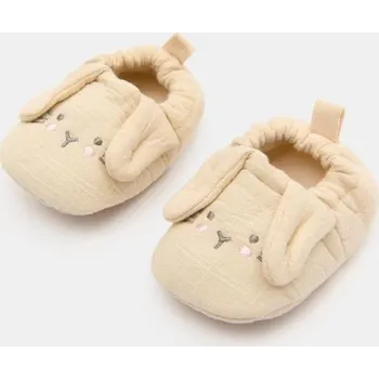 Dívčí tričko Sinsay - Bavlněné pantofle s gumkou a 3D prvky - béžová - 245IM-08X - 245IM-08X-S17