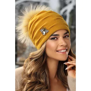 Čepice KRUMLOVANKA Žlutá zimní čepice s bambulí a s broučkem z bižuterie W-0597/637