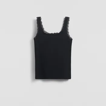 Dámské tričko Reserved - Top s&nbsp;krajkovým lemem - černý - 6893V-99X - 6893V-99X-L