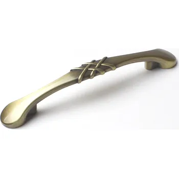 Nábytkové kování 81059 úchytka 96 rozteč 135mm staromosaz (dvojkříž) (Nábytková úchytka 96 s roztečí 135 mm v povrchu mosaz. Jednoduchý a funkční doplněk do interiéru.)