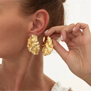 Náušnice NÁDHERNÉ TYLOVÉ NÁUŠNICE - VISACÍ - DLOUHÉ - ZLATÉ - BEZ NIKLU