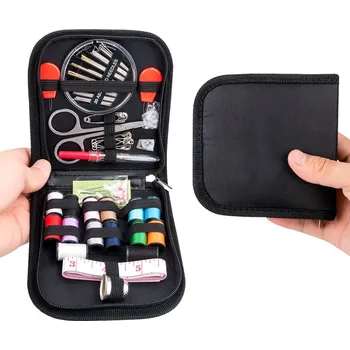 Příslušenství k šicímu stroji Univerzální šicí souprava v černém pouzdře, 12x12x3,5 cm, s barevnými nitěmi a jehlami